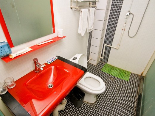 西安南苑客栈三人间