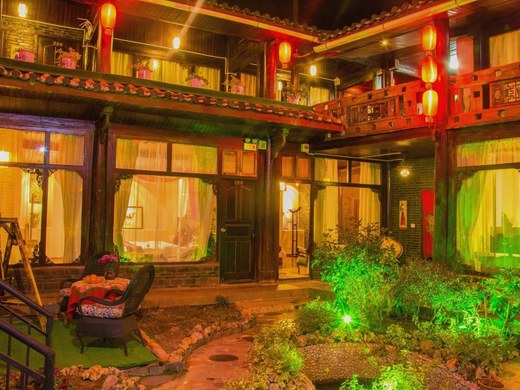 丽江束河于子偕老客栈浪漫阳光大床房