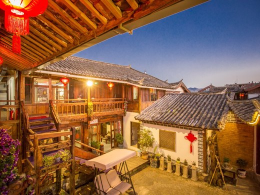 丽江住宿 古城区住宿 丽江彩云居客栈椒房  旅途中